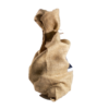 Olivenholzklötze im Jutesack, seitlich aufgenommen. Der Hintegrund ist weiß und der Jutesack ist beige. Das Etikett ist seitlich nur leicht zu erkennen. Es geht hier mehr um die Füllmenge.